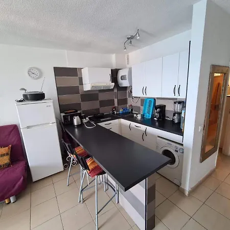 Studio Wifi Beach Front Apartment *